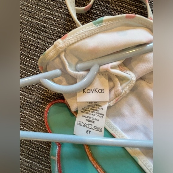 D17.23 KavKas One Piece Girls Swimsuit 6T - Picture 3 of 3